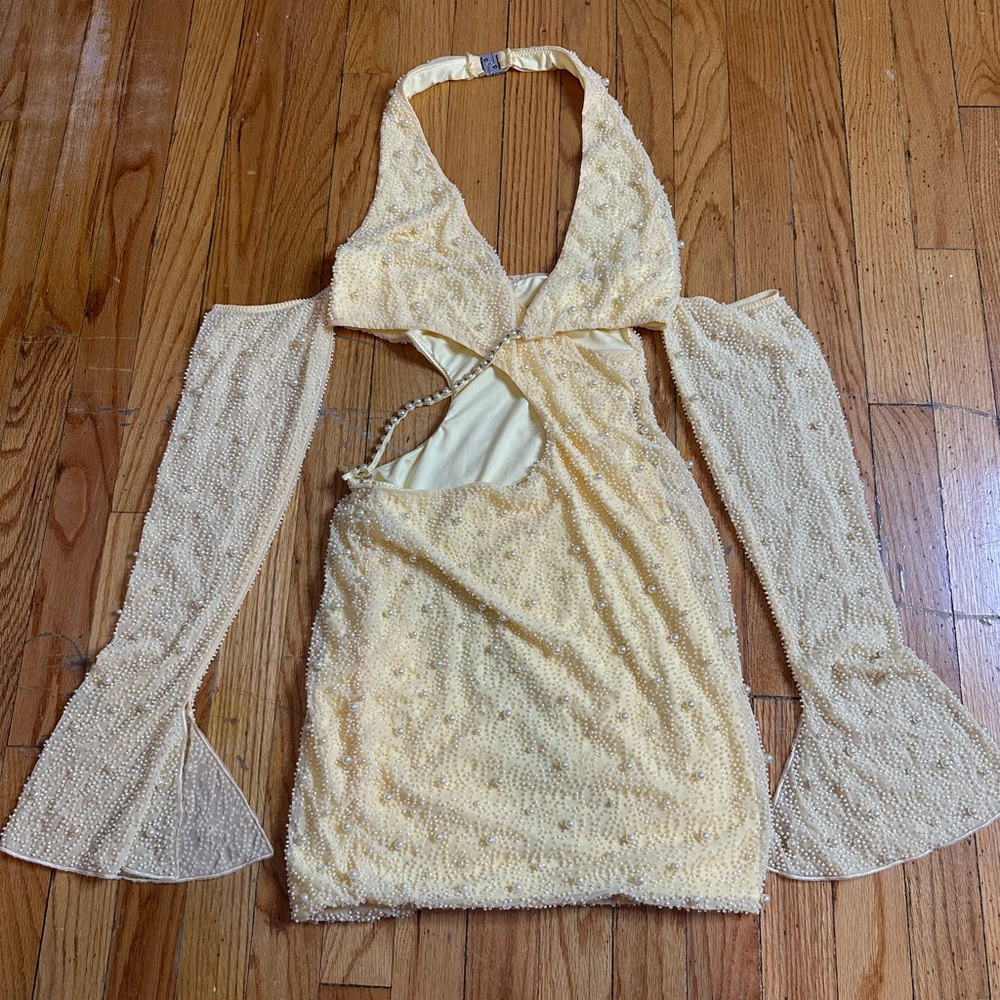 Yellow pearl dress